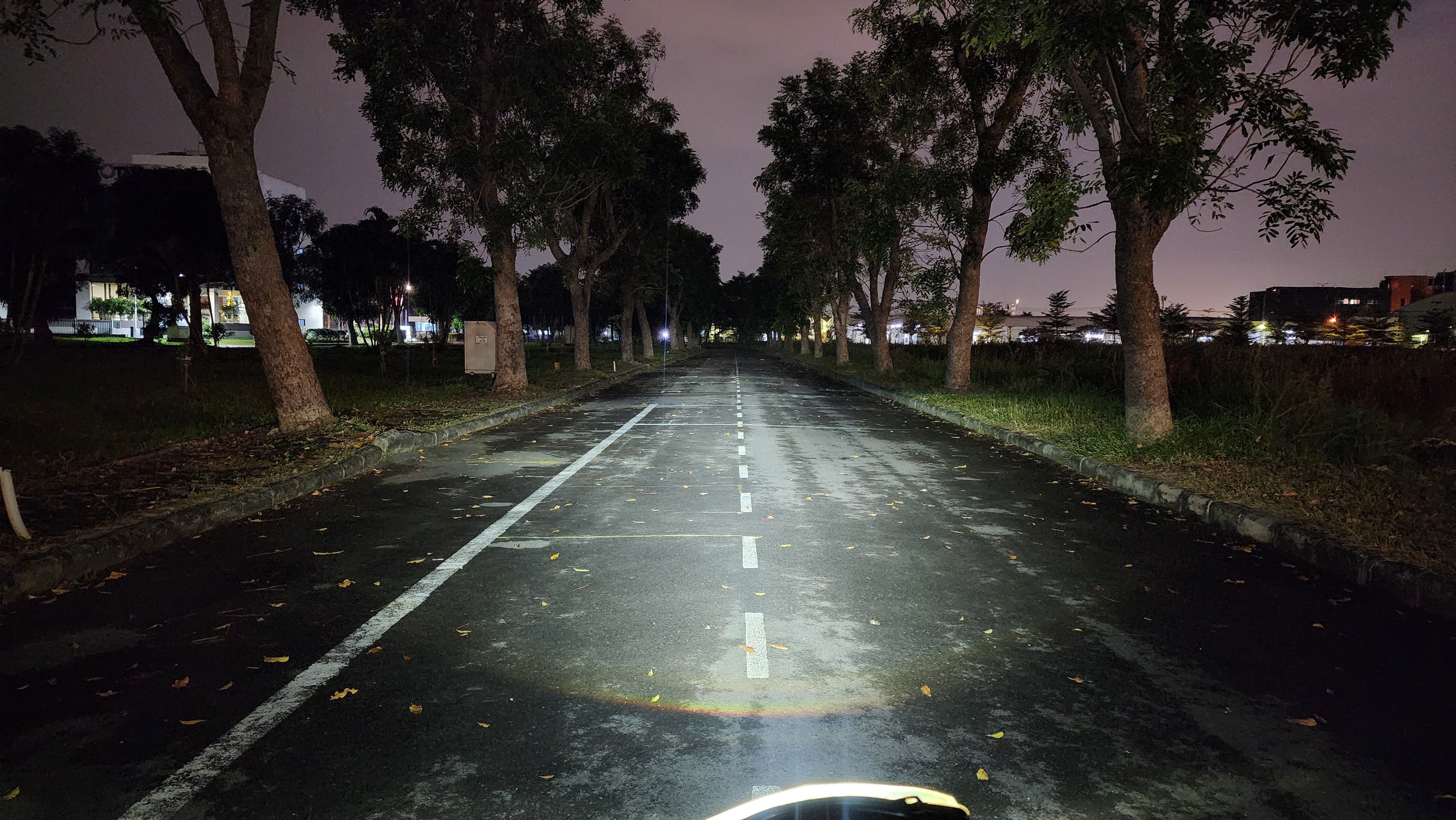 Ánh sáng Cos Pha HJG K80 có đèn đường